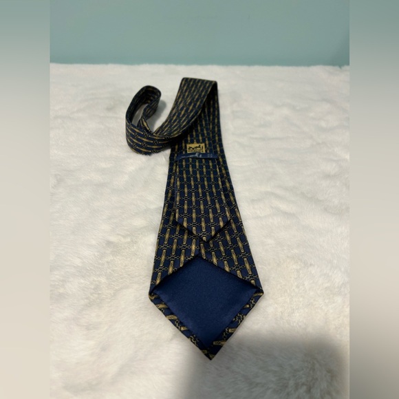 Authentic Hermes Men Silk Tie Equestrian Horse Tack Red 753  Hermes Necktie. Authentic and Pre-owned.